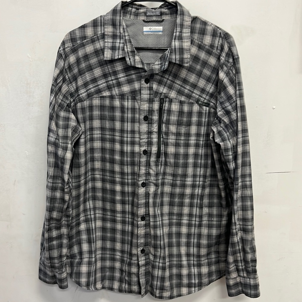 Mens Columbia Button Down shirt